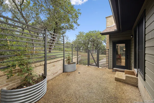 $725,000 | 7435 Hummingbird Hill Lane, San Antonio, TX 78255