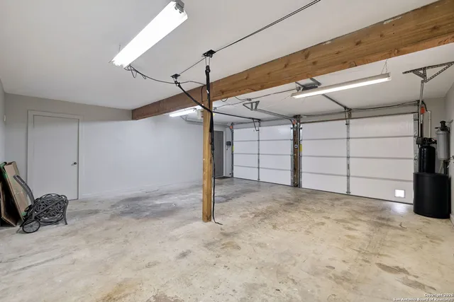 $725,000 | 7435 Hummingbird Hill Lane, San Antonio, TX 78255