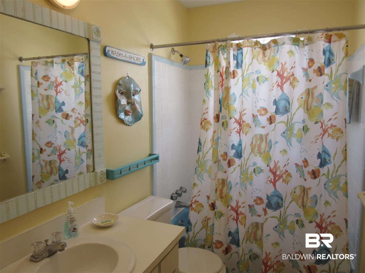 574 Our Road Gulf Shores, AL 36542 - Photo 21 of 32 Shower & Tub combo