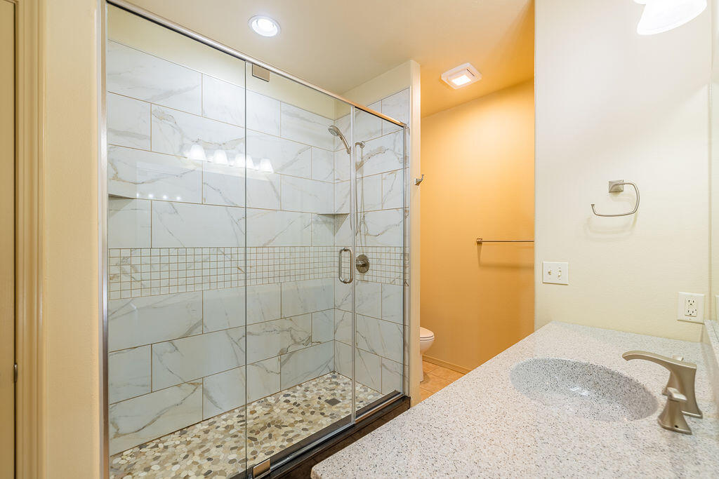 1261 Golf Drive, Unit 2 Reeds Spring, MO 65737 - Photo 39 of 60 0Z4A2340-HDR