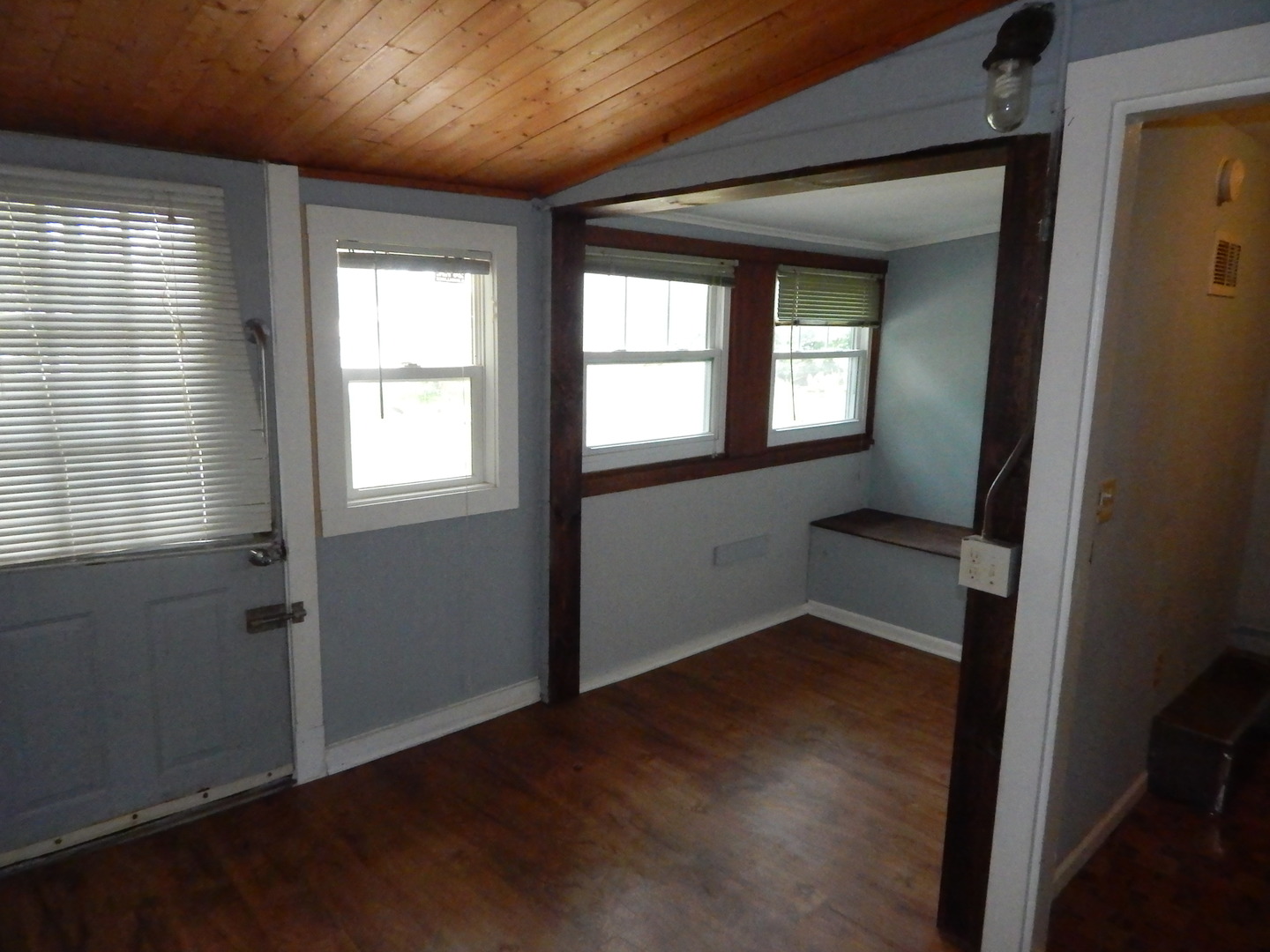 600 Robertson Road South Elgin, IL 60177 - Photo 16 of 18 Gallery Image 16