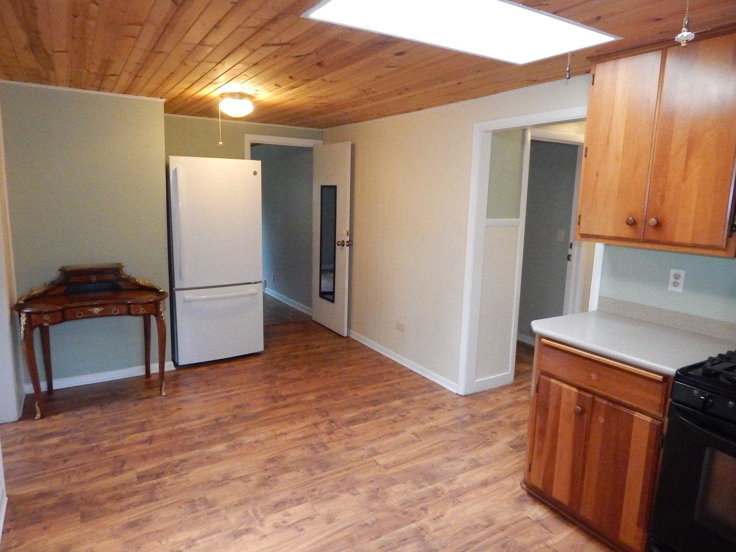 600 Robertson Road South Elgin, IL 60177 - Photo 8 of 18 Gallery Image 8