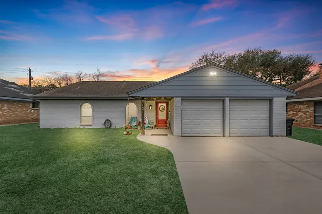 $299,000 | 5121 Creekview Drive, La Porte, TX 77571