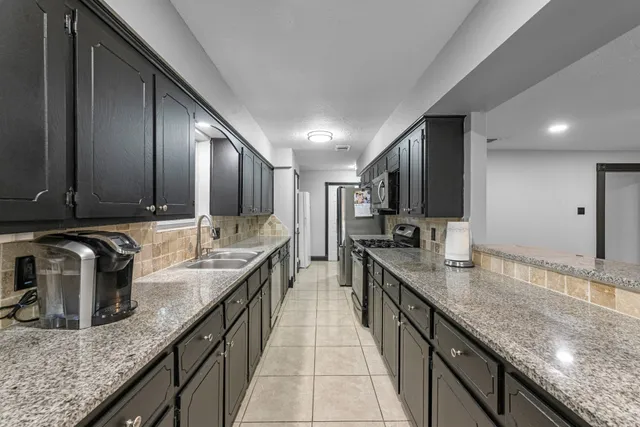 $299,000 | 5121 Creekview Drive, La Porte, TX 77571