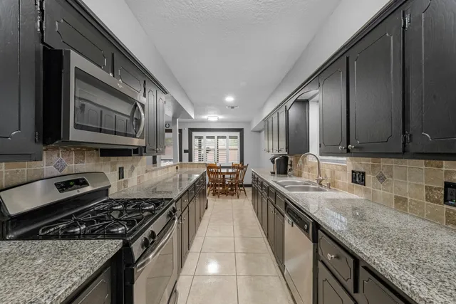 $299,000 | 5121 Creekview Drive, La Porte, TX 77571