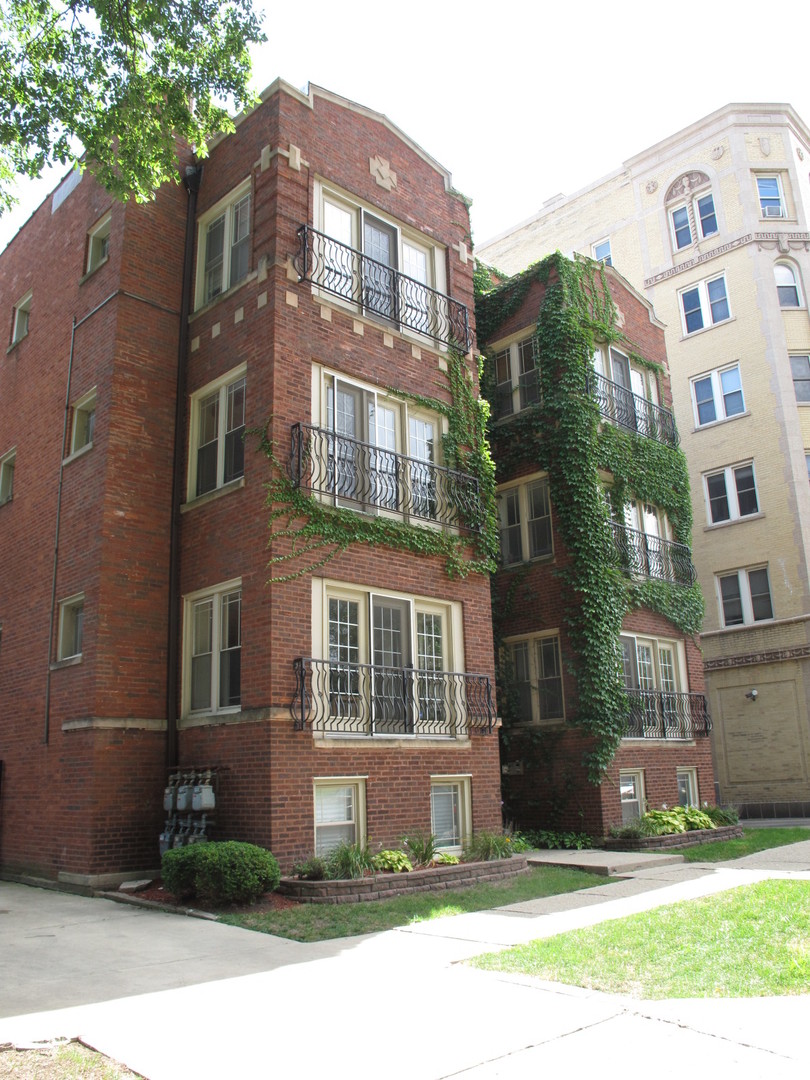 911 Maple Avenue, Unit 2N Evanston, IL 60202 - Photo 2 of 26