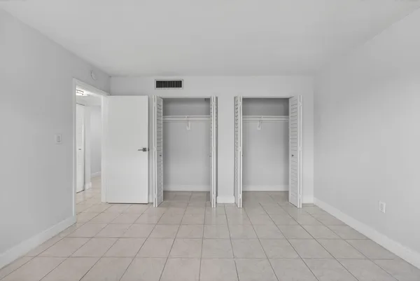 $1,850 | 1335 West 68th Street, Unit 208, Hialeah, FL 33014