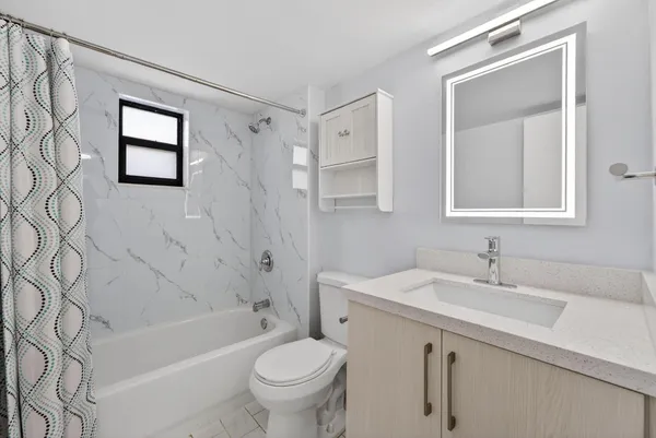 $1,750 | 1335 West 68th Street, Unit 208, Hialeah, FL 33014