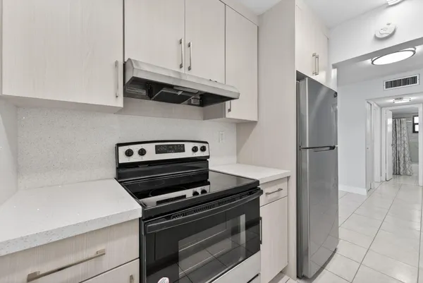 $1,850 | 1335 West 68th Street, Unit 208, Hialeah, FL 33014