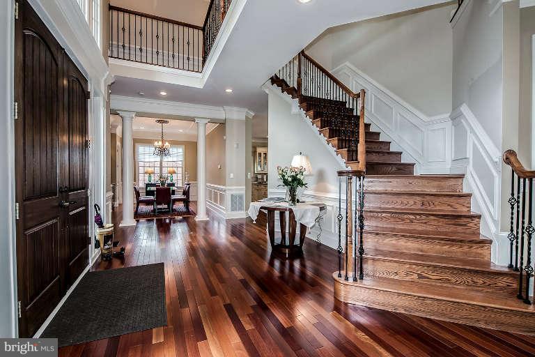 7110 Thrasher Road McLean, VA 22101 - Photo 2 of 27 Interior (General)