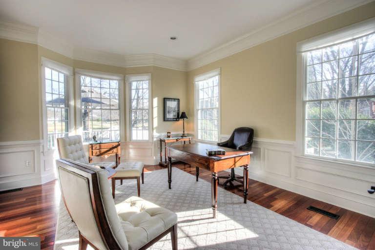 7110 Thrasher Road McLean, VA 22101 - Photo 11 of 27 Interior (General)