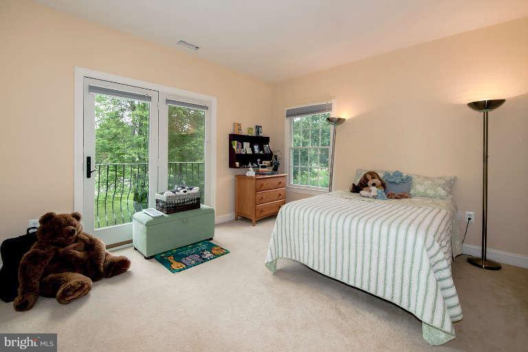7110 Thrasher Road McLean, VA 22101 - Photo 18 of 27 Bedroom