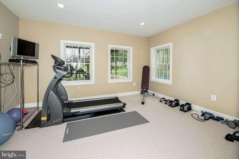 7110 Thrasher Road McLean, VA 22101 - Photo 23 of 27 Interior (General)