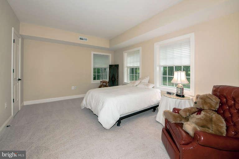 7110 Thrasher Road McLean, VA 22101 - Photo 24 of 27 Bedroom