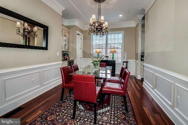 7110 Thrasher Road McLean, VA 22101 - Photo 4 of 27 Dining Room