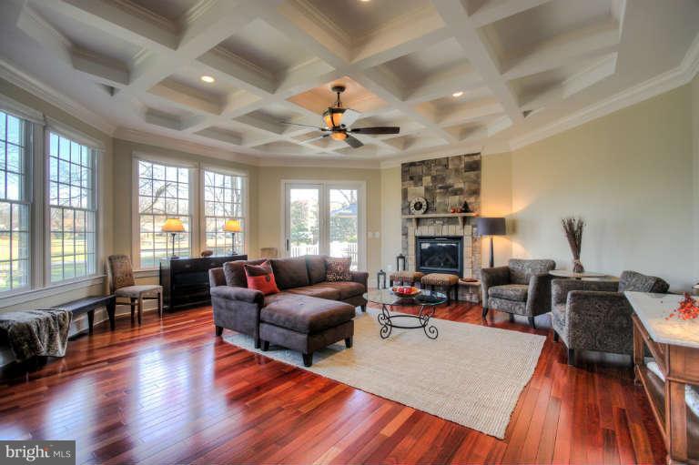 7110 Thrasher Road McLean, VA 22101 - Photo 9 of 27 Family Room