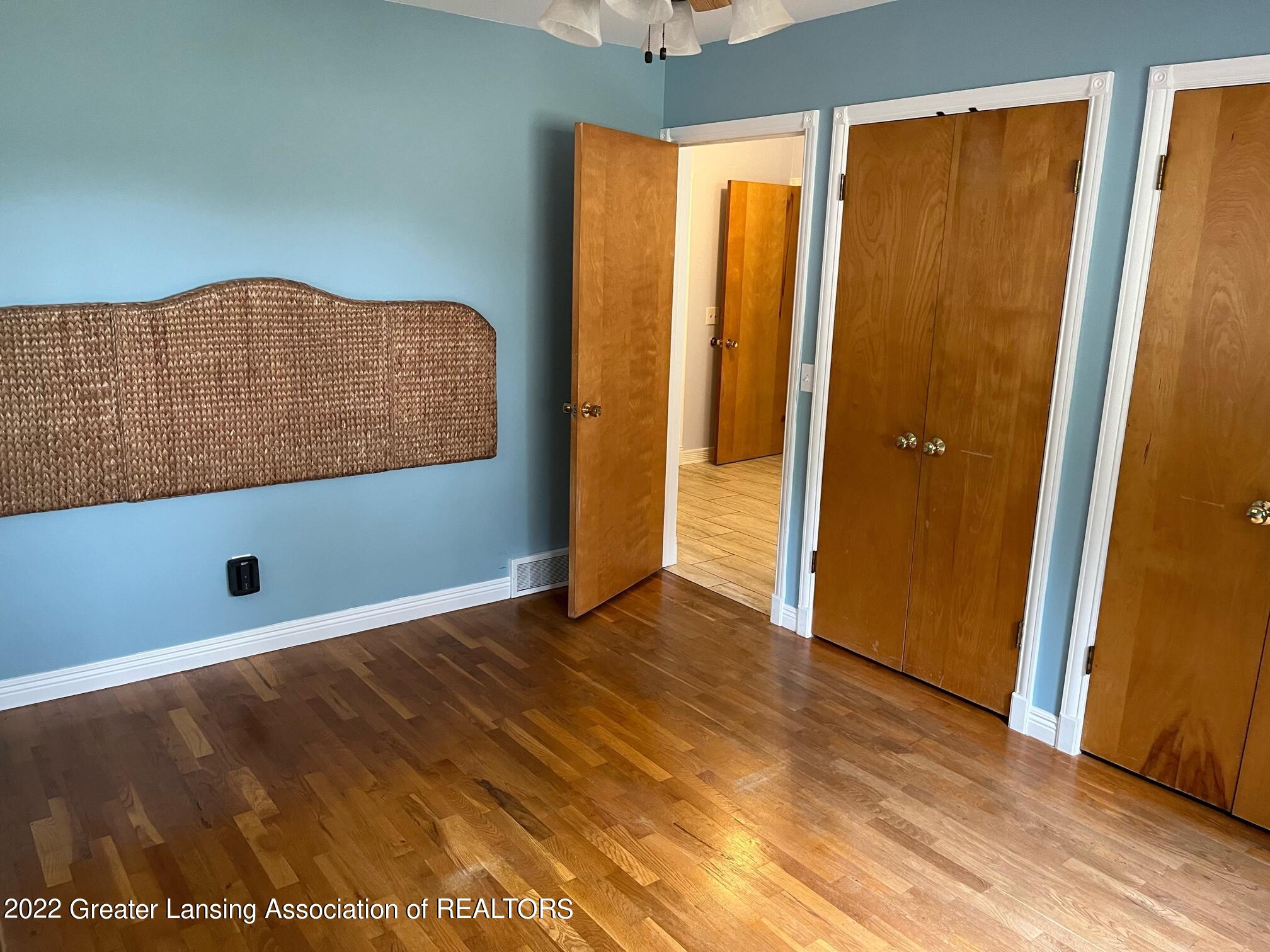 1342 Marble Road East Lansing, MI 48823 - Photo 12 of 27 image1