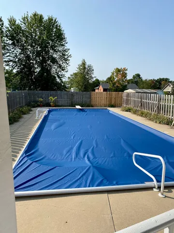 a view of a tennis court