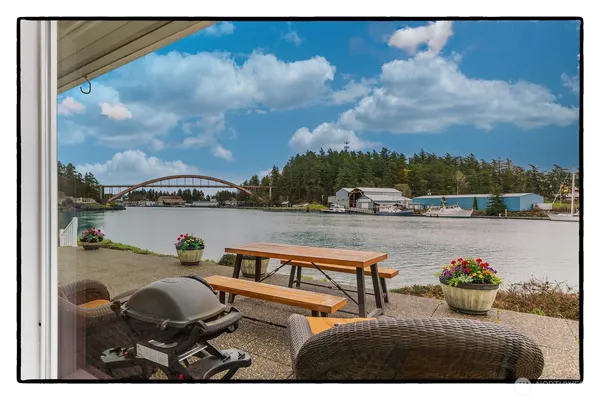 $850,000 | 106 Chinook Place, La Conner, WA 98257