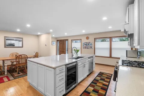 $1,295,000 | 17 Garfield Street, Marblehead, MA 01945