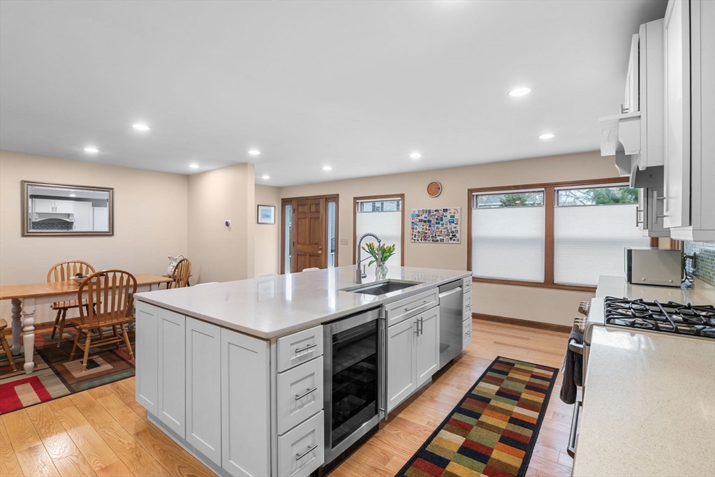 17 Garfield Street Marblehead, MA 01945 - Photo 13 of 28