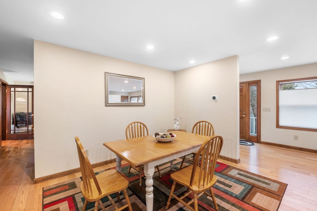 17 Garfield Street Marblehead, MA 01945 - Photo 15 of 28