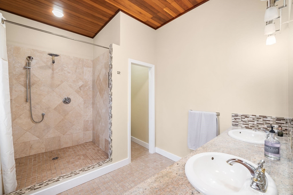 17 Garfield Street Marblehead, MA 01945 - Photo 20 of 28