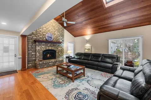 $1,295,000 | 17 Garfield Street, Marblehead, MA 01945