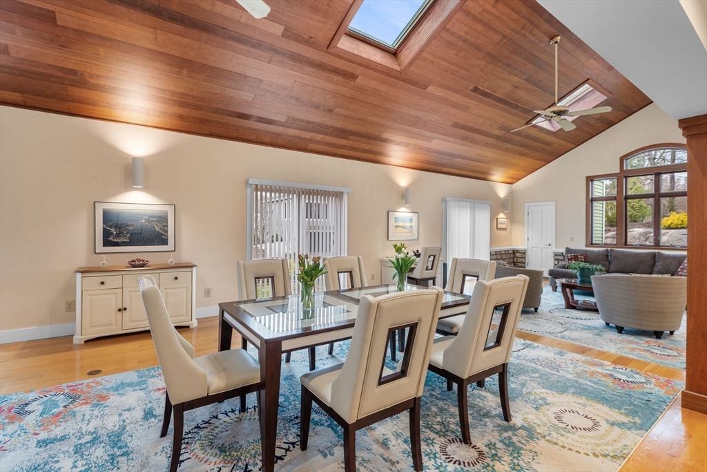 17 Garfield Street Marblehead, MA 01945 - Photo 4 of 28