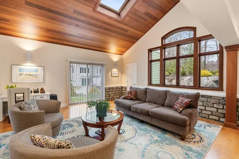 $1,295,000 | 17 Garfield Street, Marblehead, MA 01945