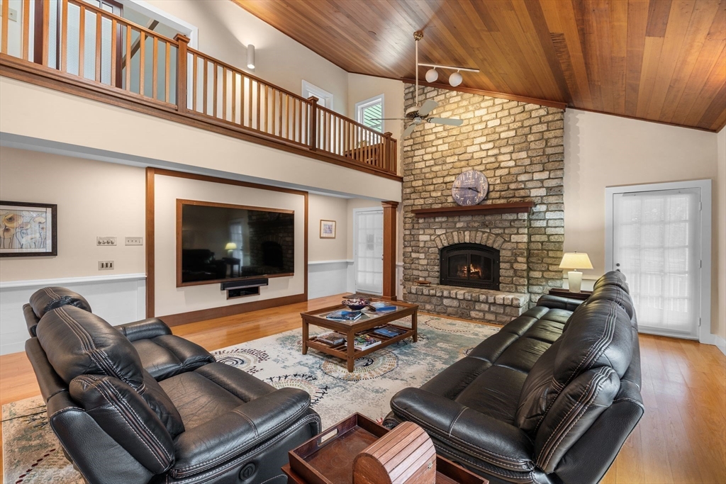 17 Garfield Street Marblehead, MA 01945 - Photo 6 of 28