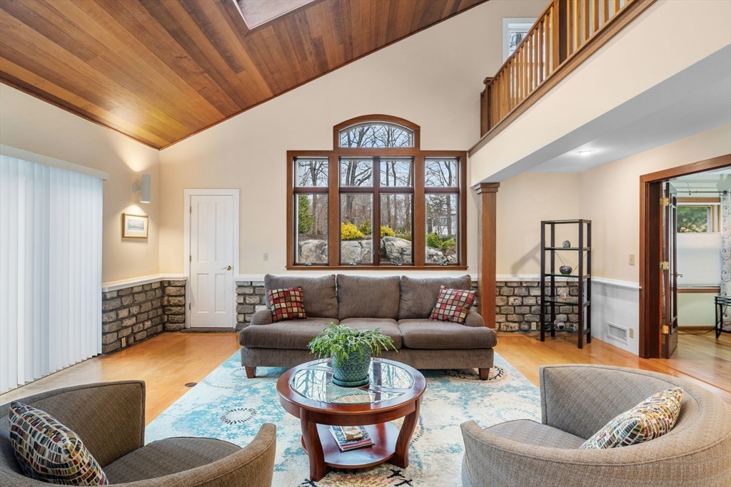 17 Garfield Street Marblehead, MA 01945 - Photo 7 of 28