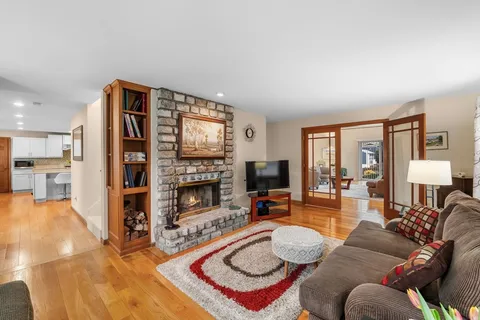 $1,295,000 | 17 Garfield Street, Marblehead, MA 01945