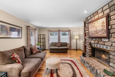 $1,295,000 | 17 Garfield Street, Marblehead, MA 01945