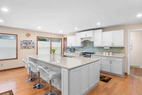 $1,295,000 | 17 Garfield Street, Marblehead, MA 01945