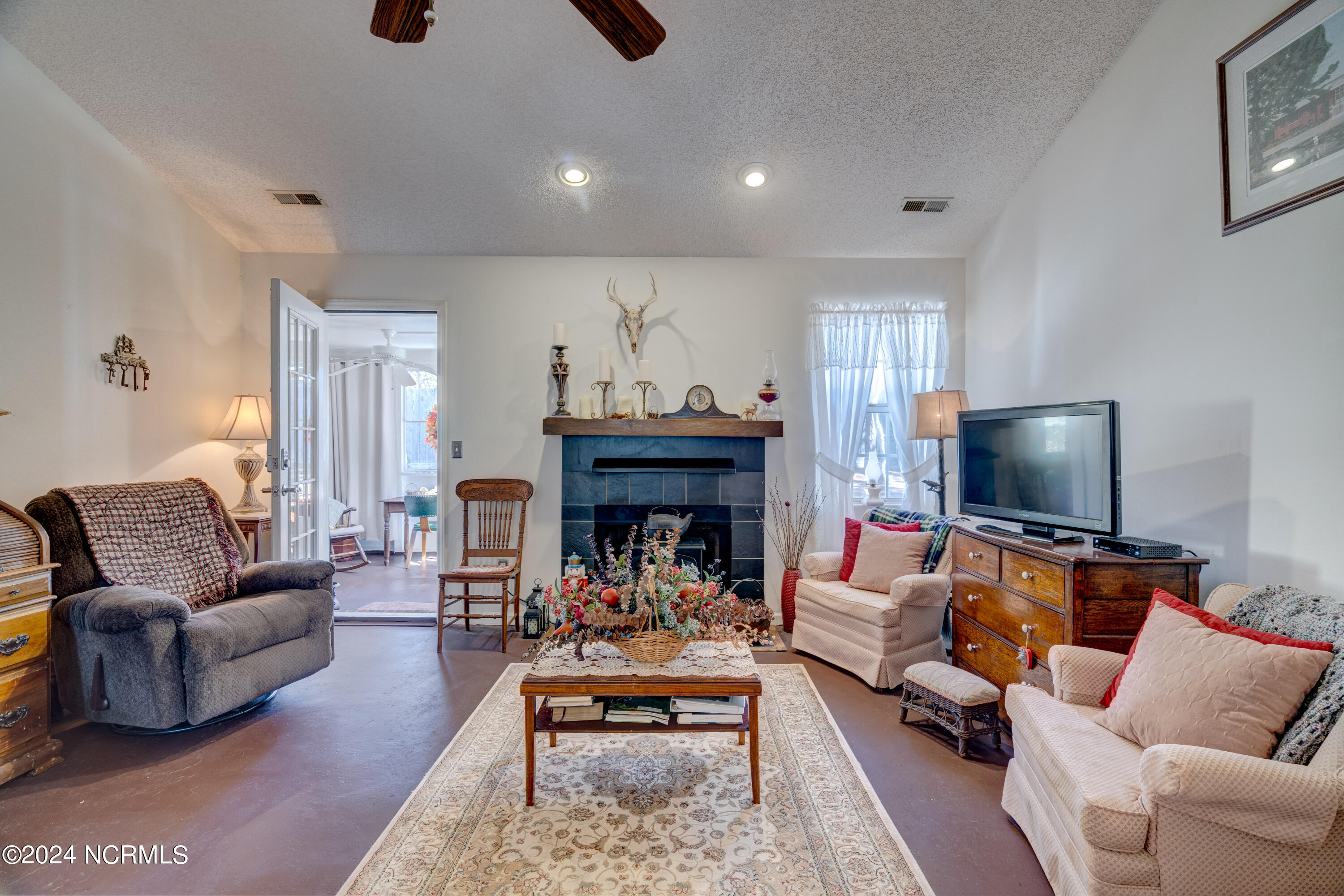 322 Hidden Valley Road Wilmington, NC 28409 - Photo 11 of 45 322HiddenValleyEdit-20