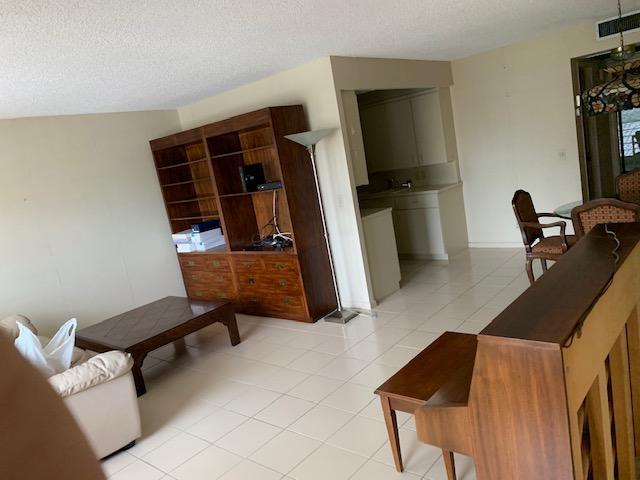 3012 Cornwall East Boca Raton, FL 33434 - Photo 18 of 22 furniture
