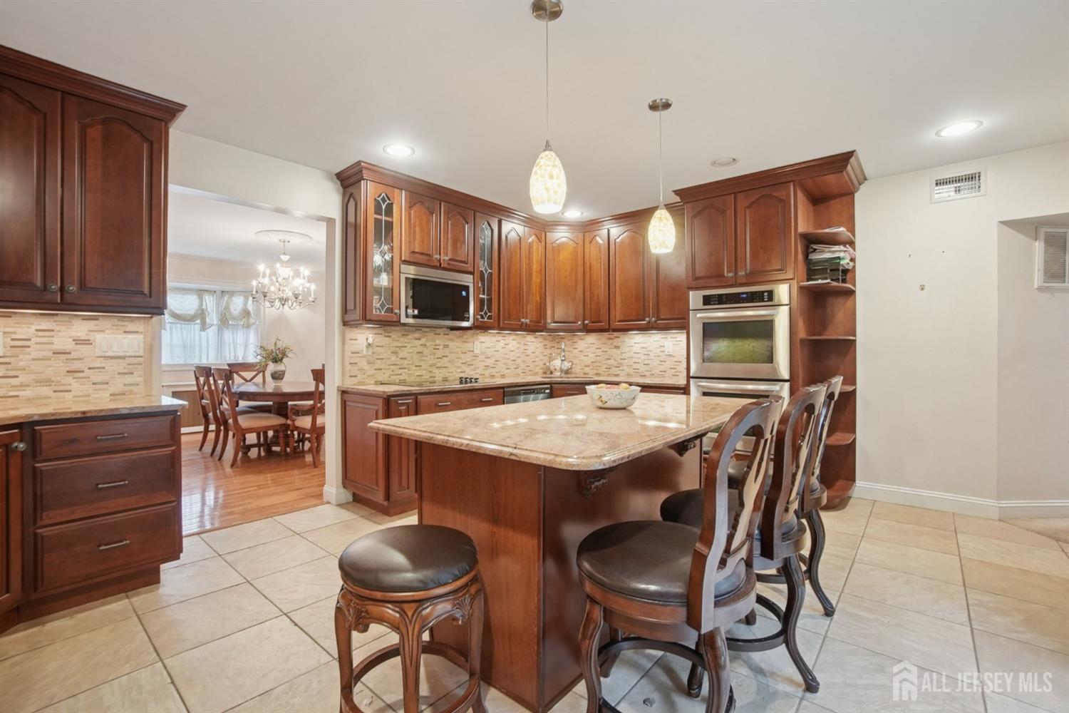 12 Edgewood Road Edison, NJ 08820 - Photo 15 of 68