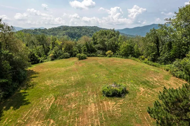 $525,000 | 1688 Waite Hill Road, Pawlet, VT 05761
