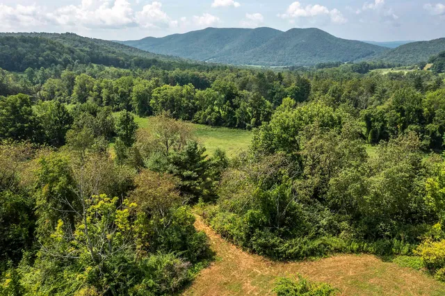$525,000 | 1688 Waite Hill Road, Pawlet, VT 05761