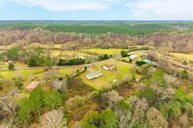 $250,000 | 1185 Shirley Road Southeast, Fairmount, GA 30139