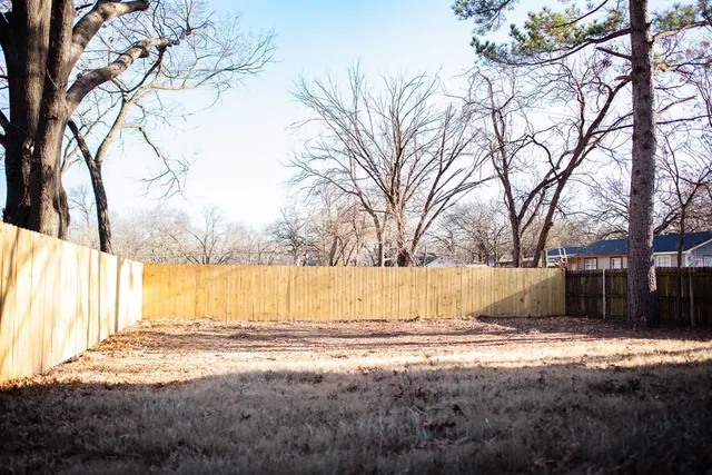 $374,999 | 2228 Echo Lake Drive, Dallas, TX 75253