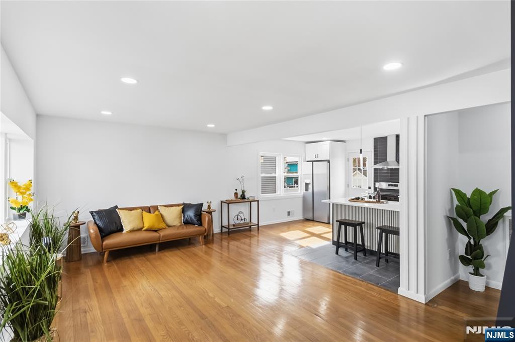 116 Washington Place Teaneck, NJ 07666 - Photo 12 of 26