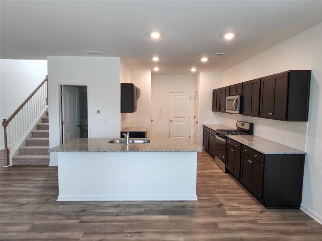 6145 Langdon Way Cumming, GA 30028 - Photo 5 of 39