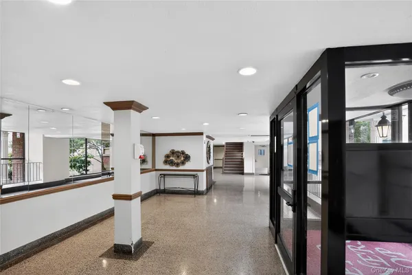 $1,950 | 105-24 63rd Drive, Unit 4L | Forest Hills