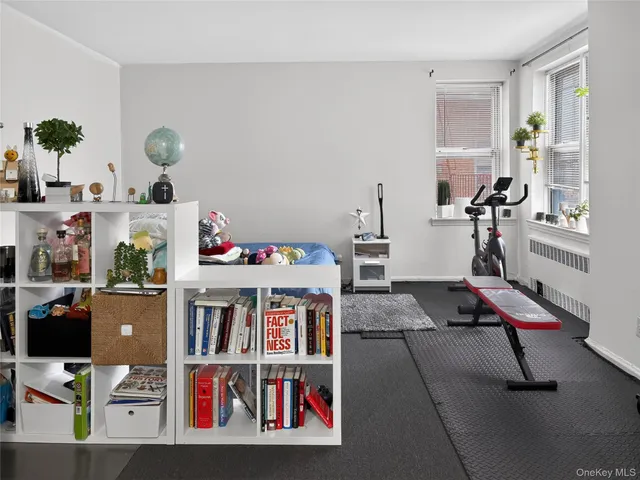 $1,950 | 105-24 63rd Drive, Unit 4L | Forest Hills