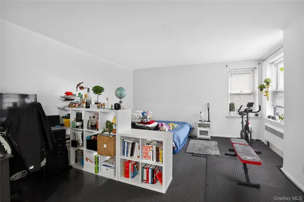 $1,950 | 105-24 63rd Drive, Unit 4L | Forest Hills