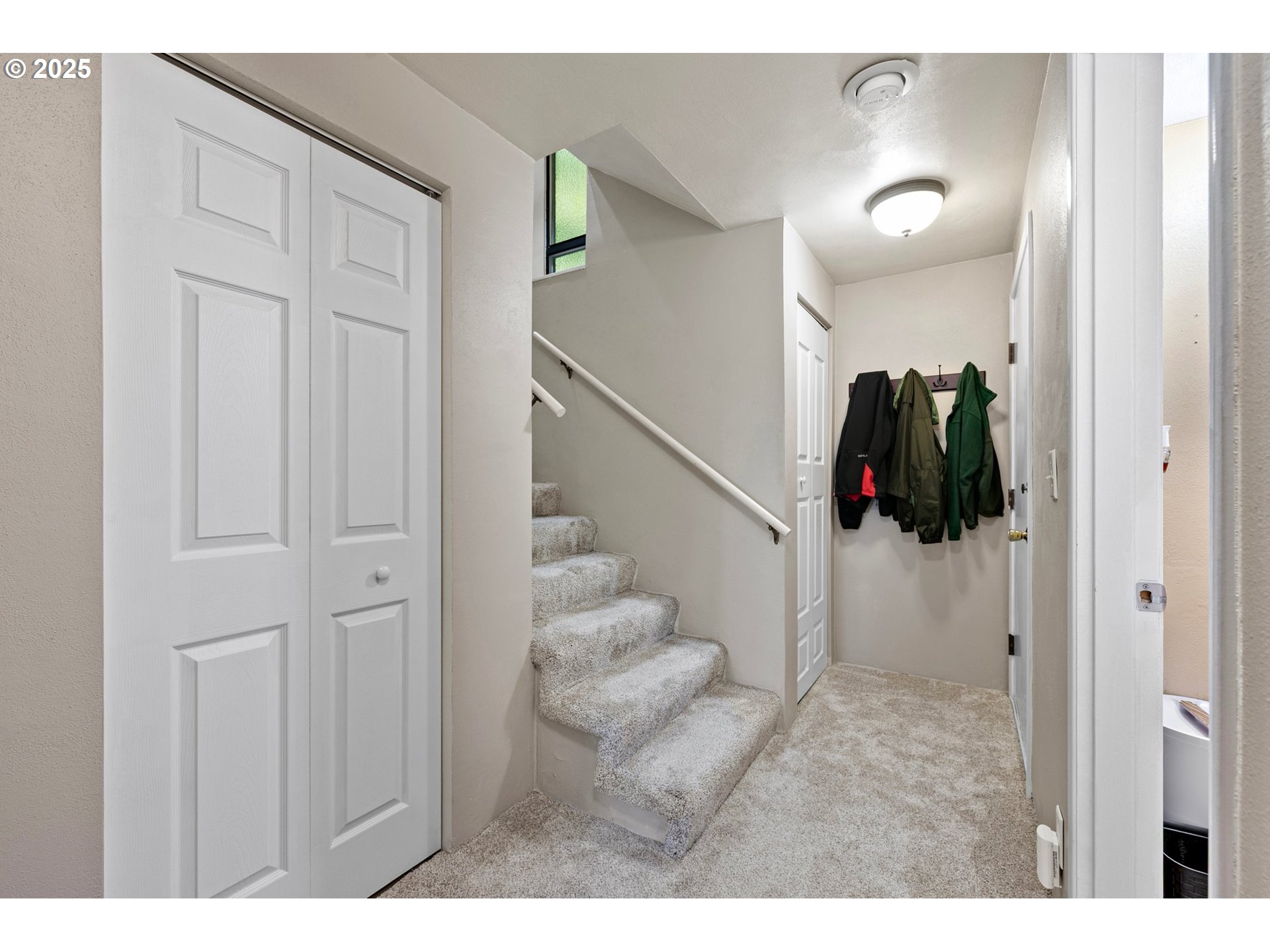 151 Treehill Loop Eugene, OR 97405 - Photo 29 of 44