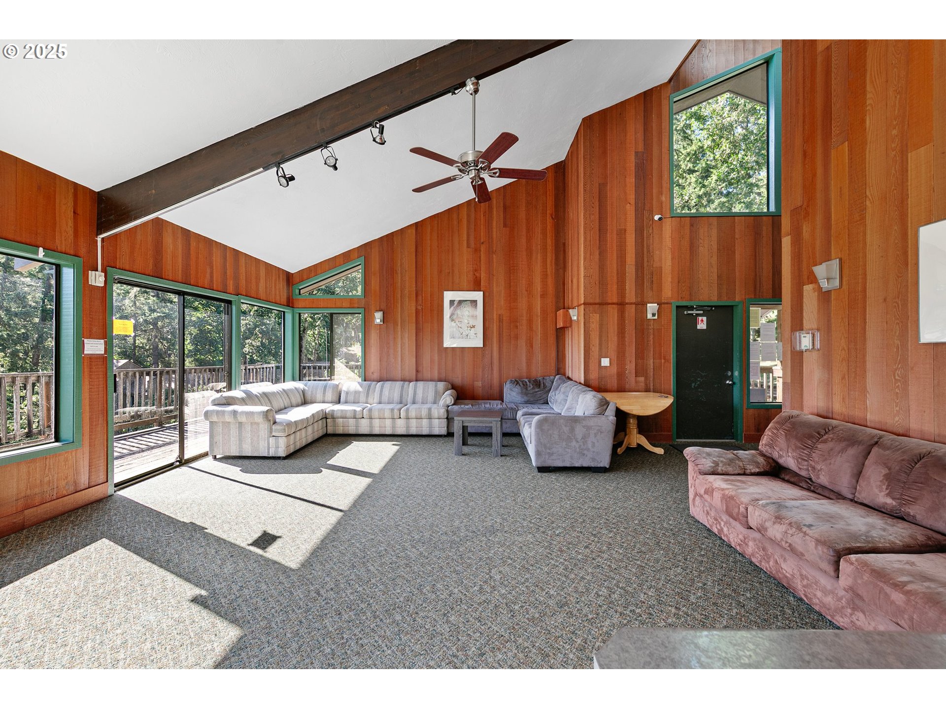 151 Treehill Loop Eugene, OR 97405 - Photo 39 of 44