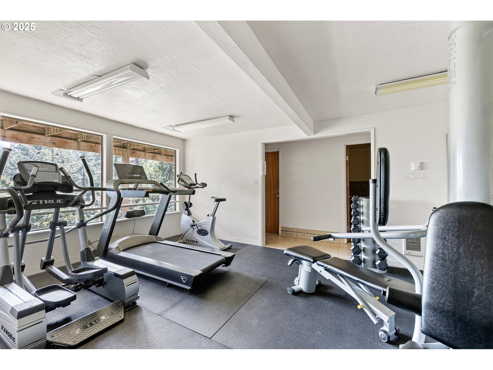 151 Treehill Loop Eugene, OR 97405 - Photo 41 of 44